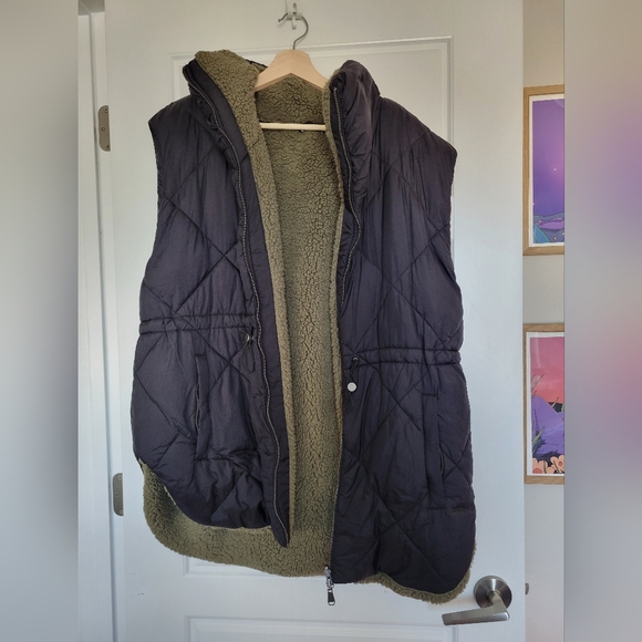 Free People Jackets & Blazers - Free People Reversible Puffer Vest